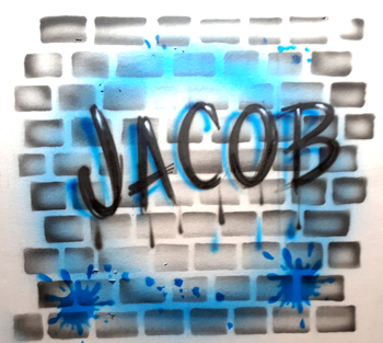 Airbrush Lettering Name on Bricks